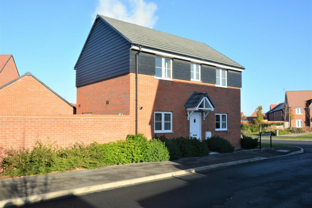 3 bedroom detached house for sale in Jackdaw Road, Didcot, OX11