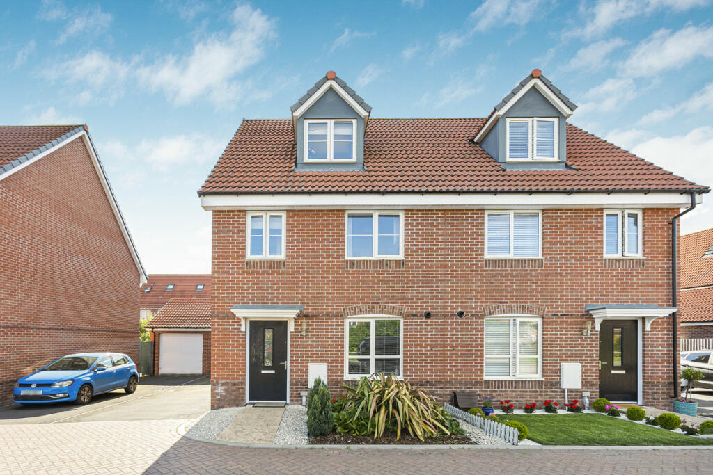 3 bedroom semidetached house for sale in Teal Close, Didcot, OX11