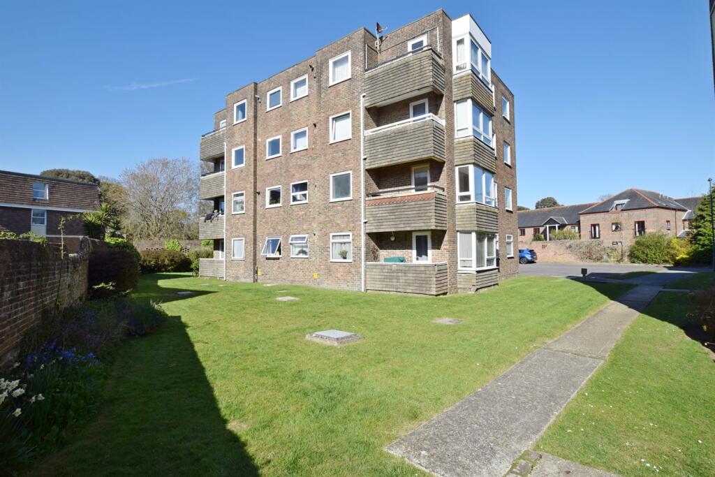 Main image of property: High Street, Bognor Regis, PO21