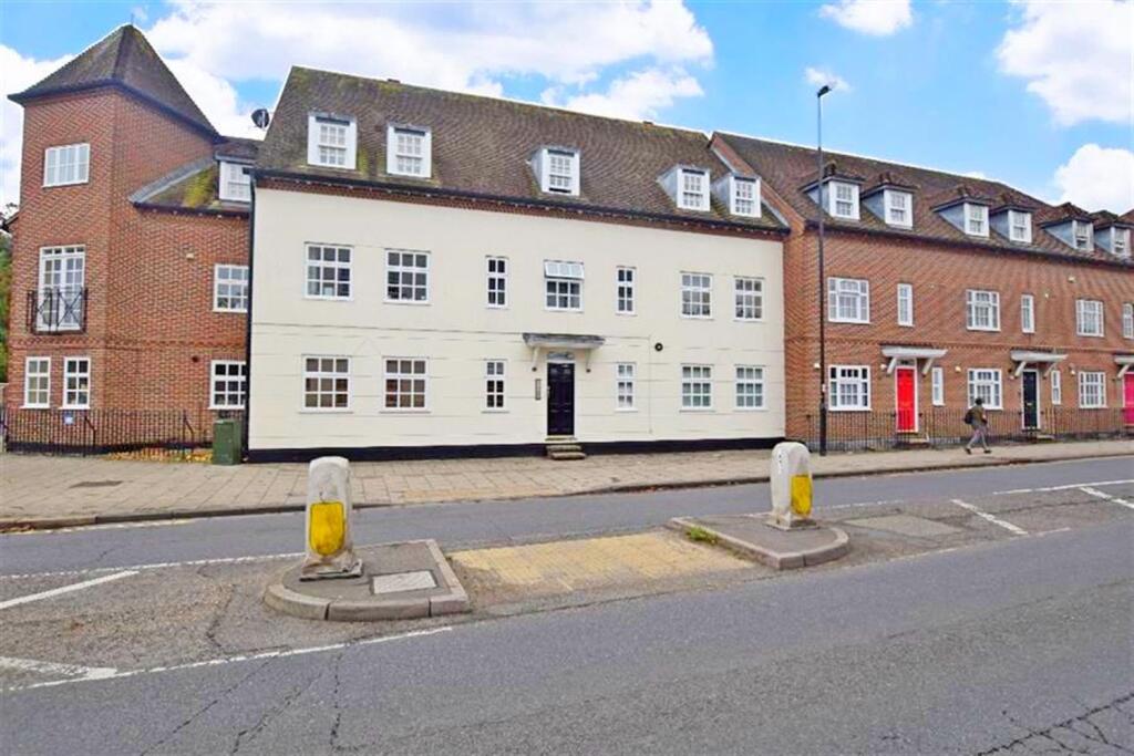Main image of property: The Hornet, Chichester, PO19