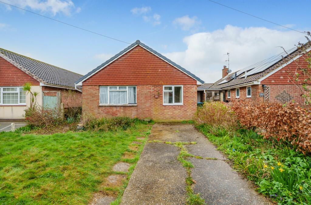 3 bedroom property for sale in Sunnymead Close, MiddletonOnSea, PO22