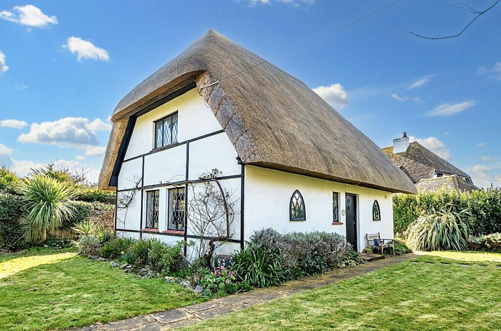 Main image of property: 40 Sea Lane, Middleton-On-Sea, PO22