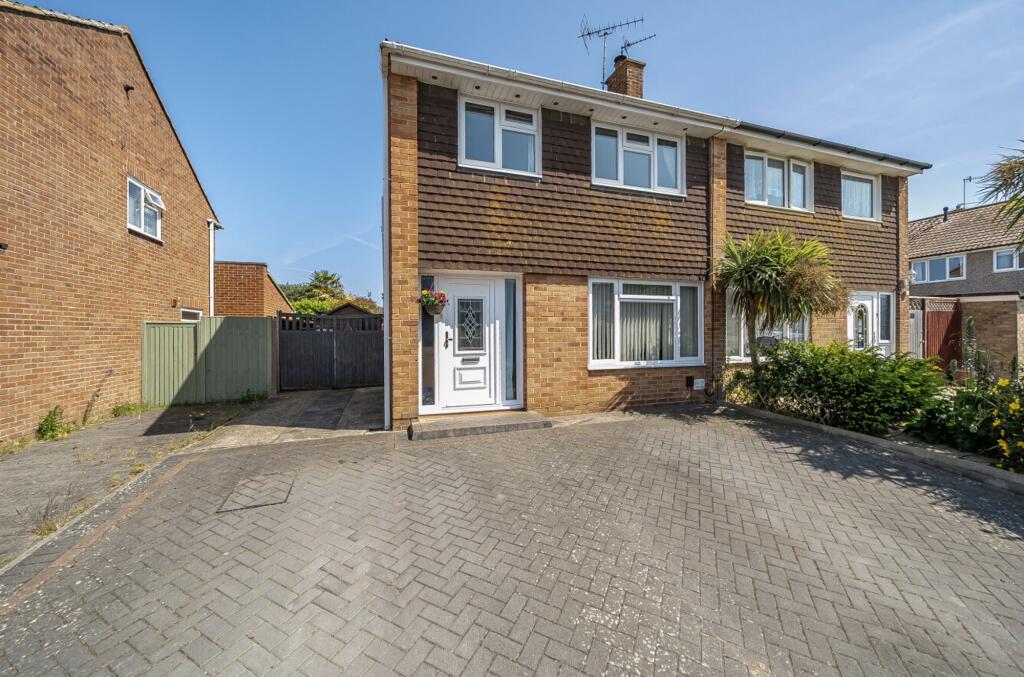 Main image of property: Westmorland Drive, Felpham, PO22