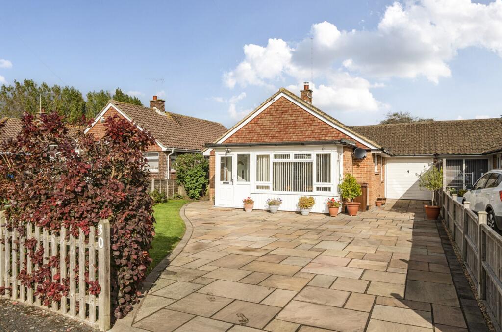 Main image of property: Sunnymead Close, Middleton-On-Sea, PO22