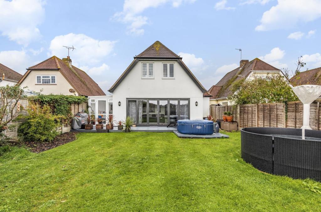 3 bedroom detached house for sale in Croft Way, Felpham, Bognor Regis, PO22