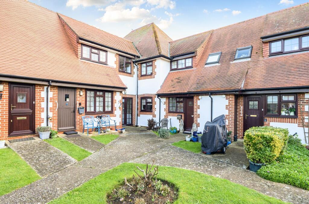 Main image of property: Off Manor Farm Court, Selsey, PO20 0JT