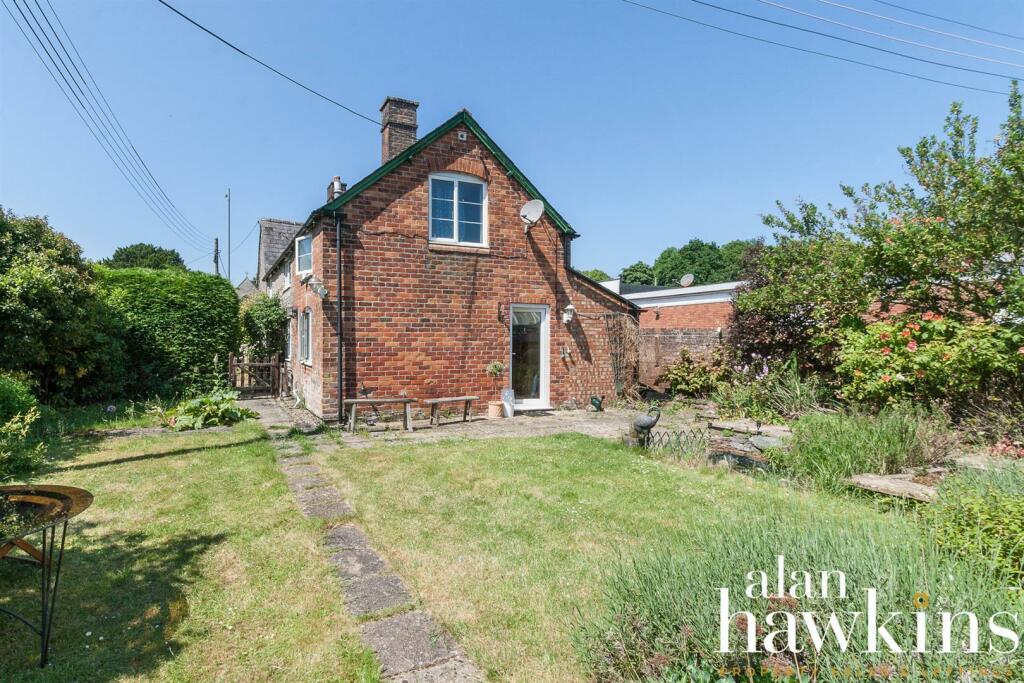 2 bedroom semidetached house for sale in Church Lane, Lyneham, SN15