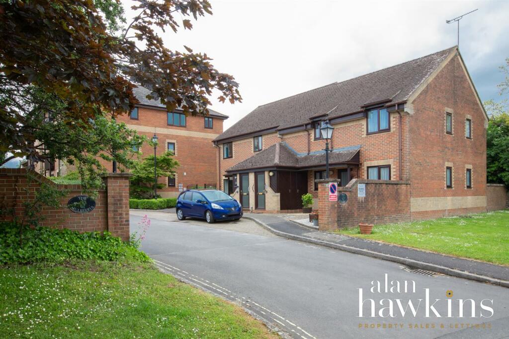 2 bedroom retirement property for sale in The Mulberrys, Royal Wootton
