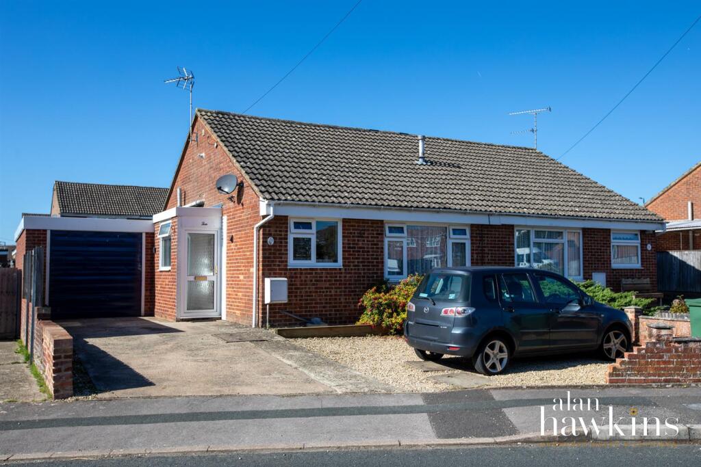 Main image of property: Masefield, Royal Wootton Bassett