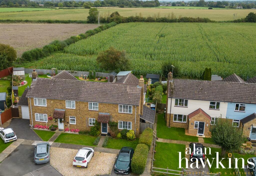 3 bedroom semidetached house for sale in Lancaster Square, Lyneham, SN15