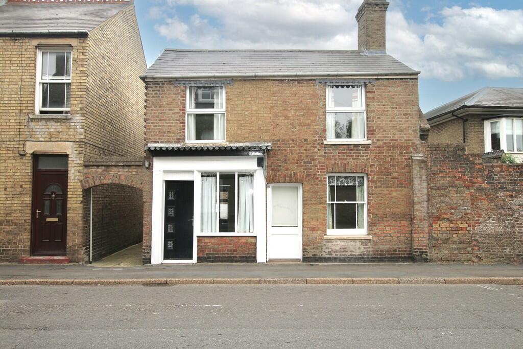 5 bedroom detached house for sale in London Road, Chatteris, PE16