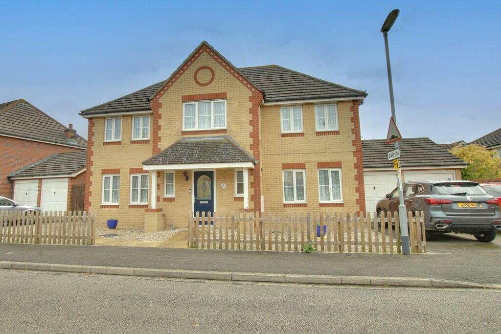 5 bedroom detached house for sale in Cricketers Way, Chatteris, PE16