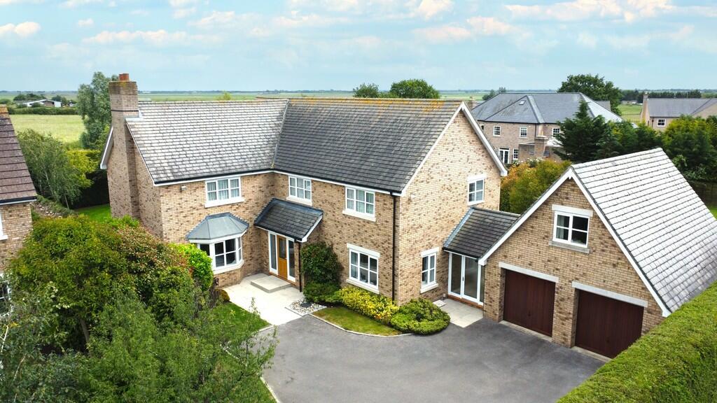 5 bedroom detached house for sale in Fen View, Doddington