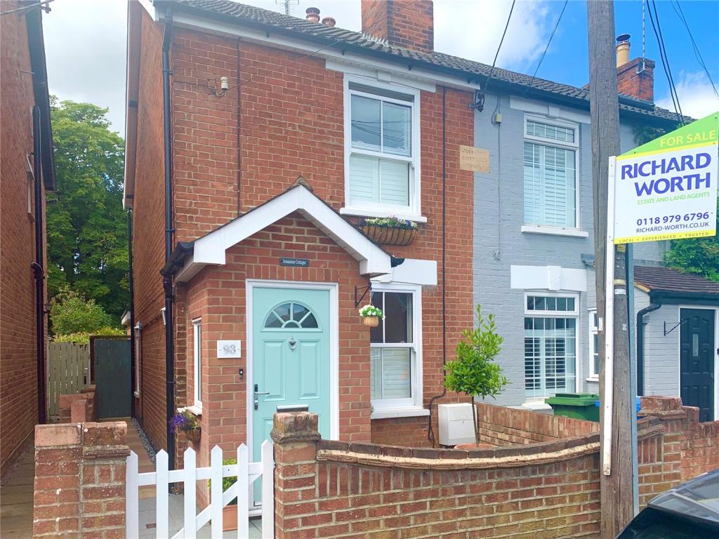 2 bedroom end of terrace house for sale in Binfield Road, Bracknell