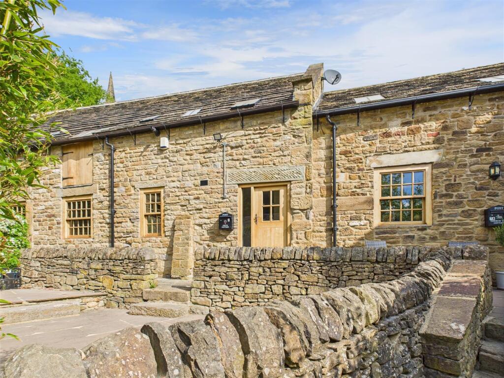 Main image of property: Cruck Cottage, 8 Church Street Mews, Dronfield