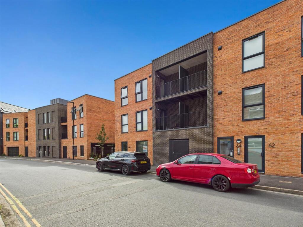 Main image of property: Apartment 4, 64 Little London Road