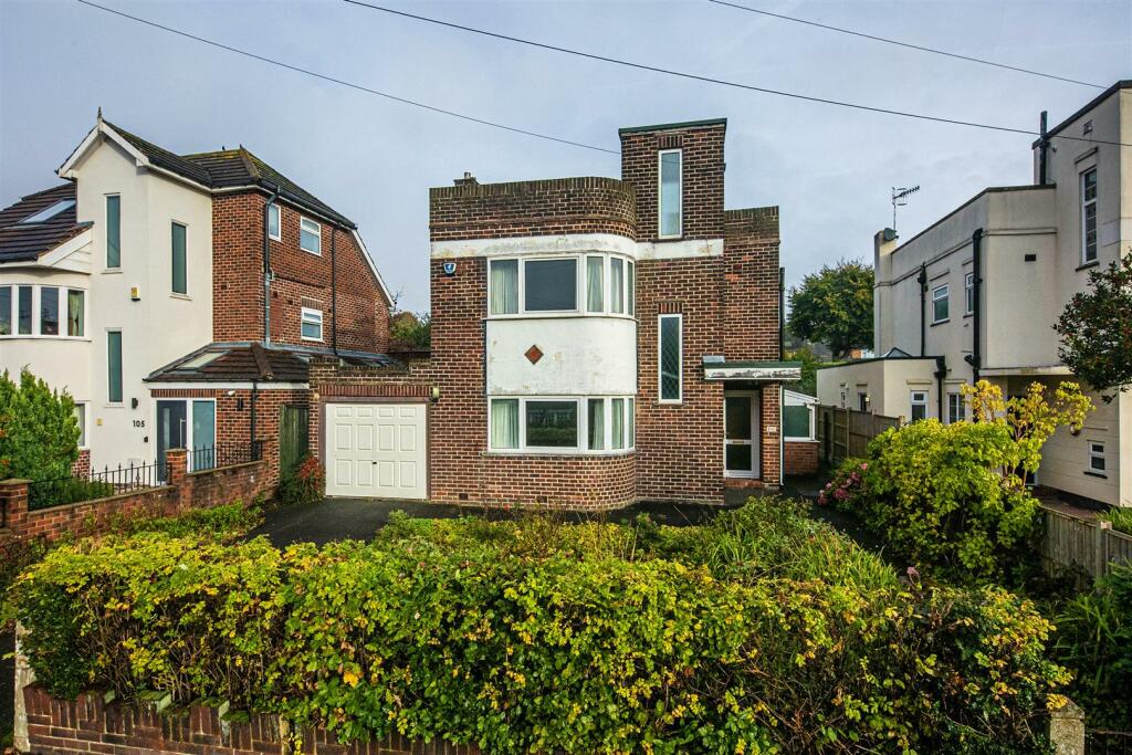 3 bedroom detached house for sale in Henley Avenue, Norton, Sheffield, S8