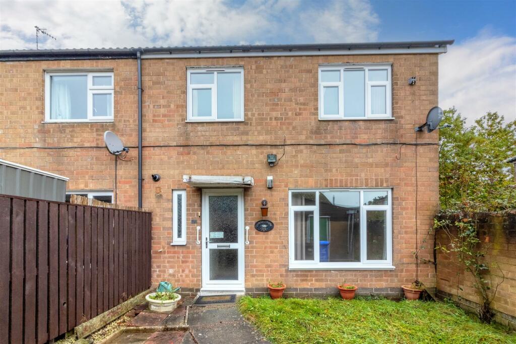 3 bedroom town house for sale in Totley Brook Way, Dore, Sheffield, S17