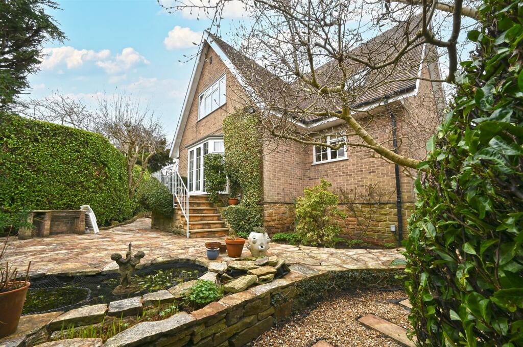 3 bedroom detached house for sale in Millhouses Lane, Ecclesall, Sheffield, S11