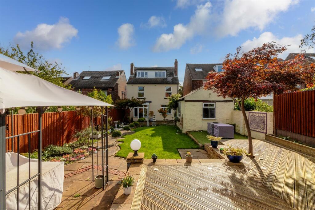 5 bedroom detached house for sale in Ringinglow Road, Ecclesall