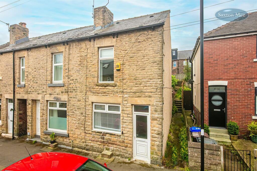 2 bedroom end of terrace house for sale in Longfield Road, Crookes