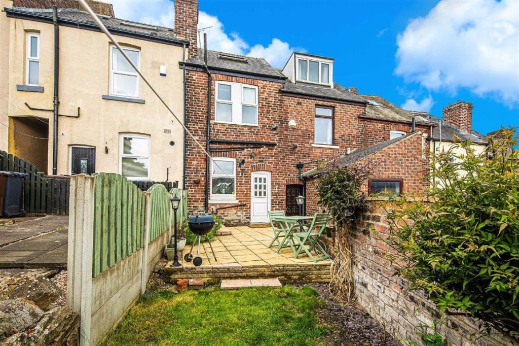 3 bedroom terraced house for sale in Linaker Road, Walkley, Sheffield
