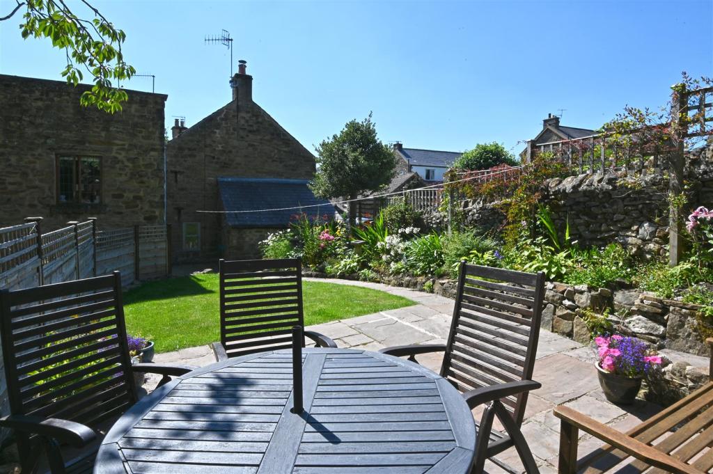 2 bedroom end of terrace house for sale in The Edge, Eyam, Hope Valley, S32