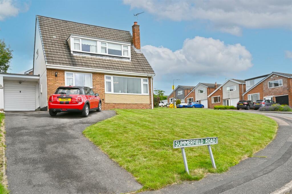 3 bedroom detached house for sale in Summerfield Road, Dronfield, S18