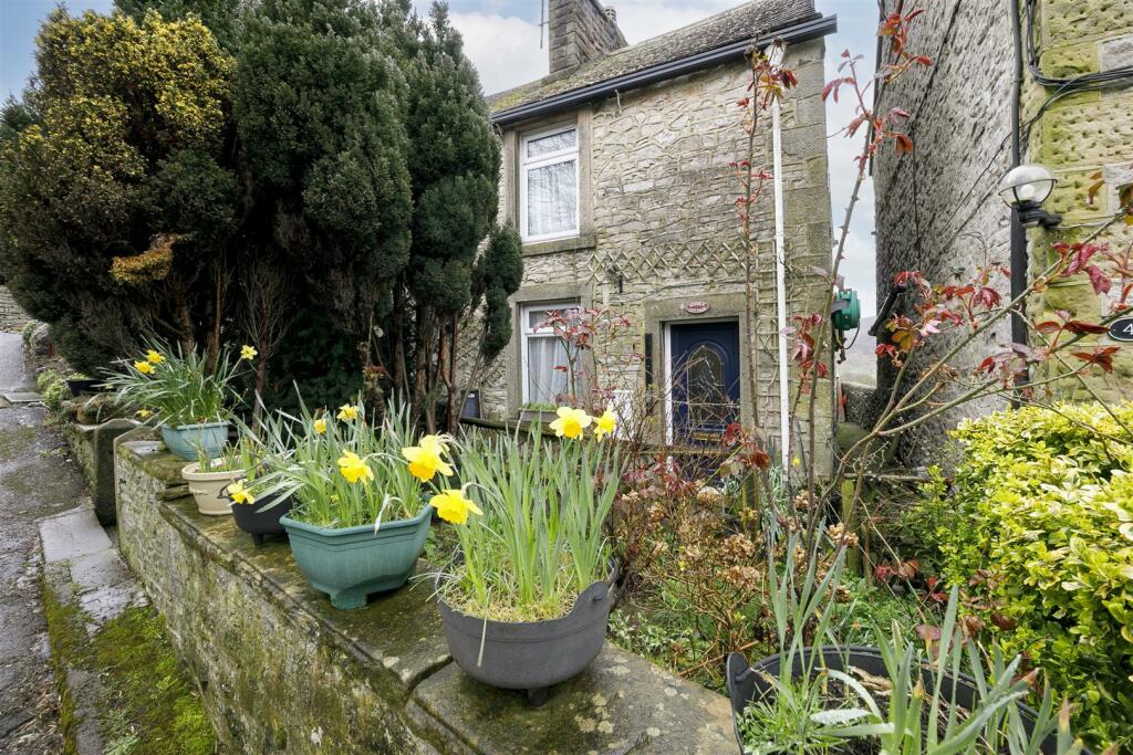 2 bedroom end of terrace house for sale in Fern Bank, Bradwell, Hope