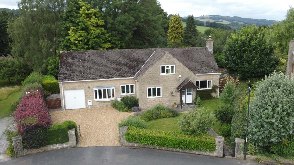4 bedroom detached house for sale in White Edge Drive, Baslow, Bakewell