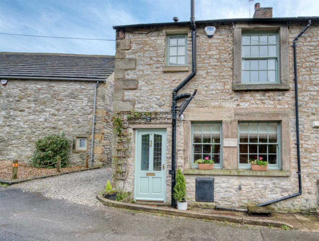 3 bedroom cottage for sale in Folds Head Cottage, Calver, Hope Valley, S32