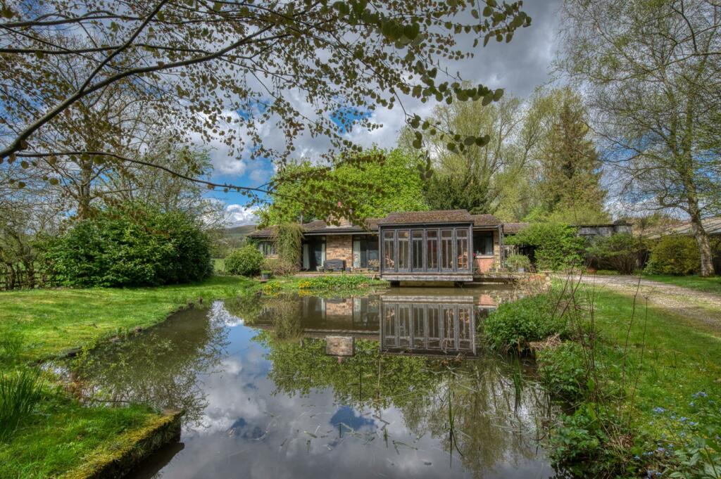 4 bedroom bungalow for sale in Hope Road, Bamford, Hope Valley, S33