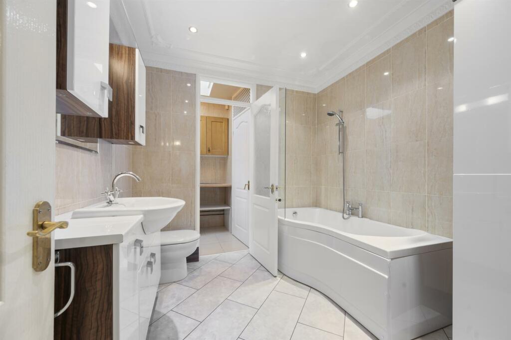 Additional property image - Burton Close Drive, Haddon Road, Bakewell