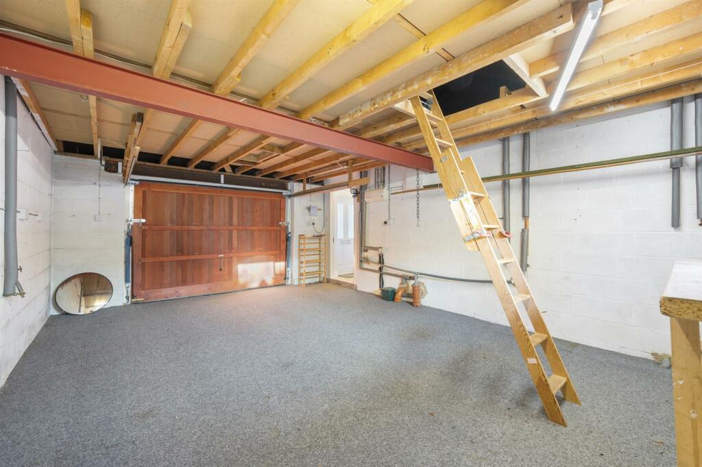 Additional property image - Burton Close Drive, Haddon Road, Bakewell