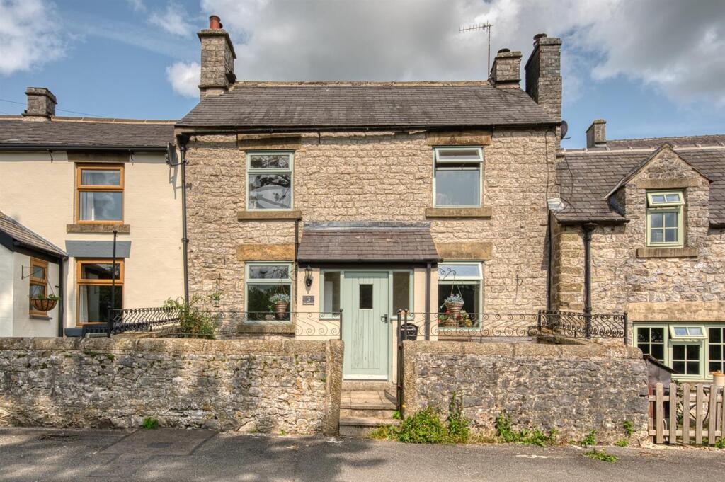 Main image of property: 3 Lower Terrace Road, Tideswell, Buxton