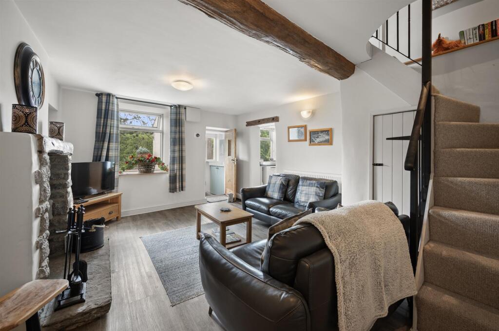 Main image of property: 3 Lower Terrace Road, Tideswell, Buxton