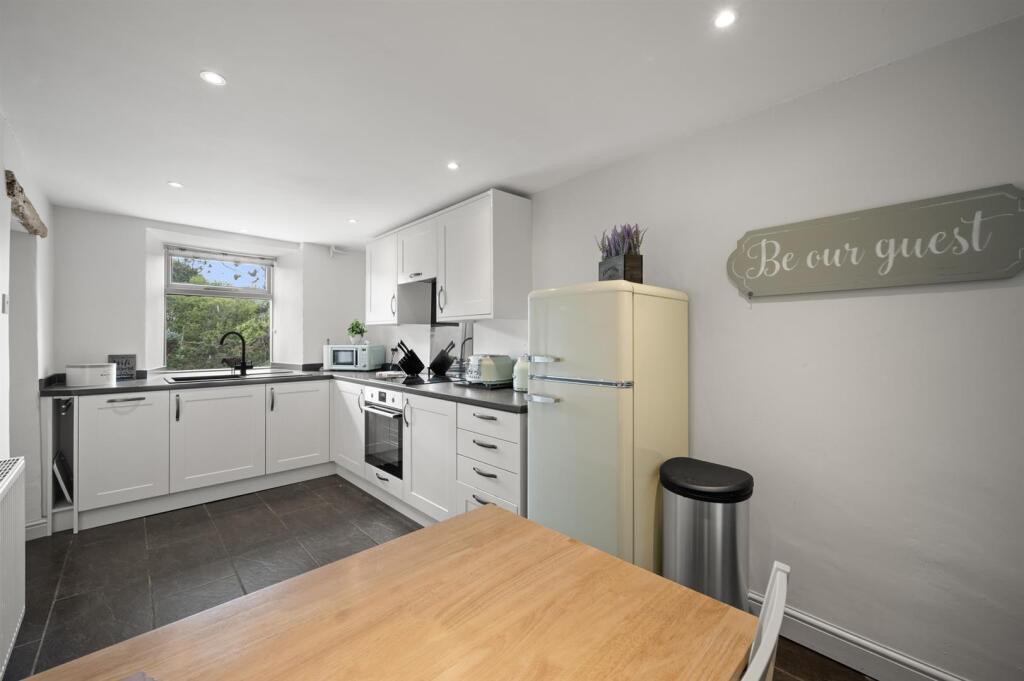 Main image of property: 3 Lower Terrace Road, Tideswell, Buxton