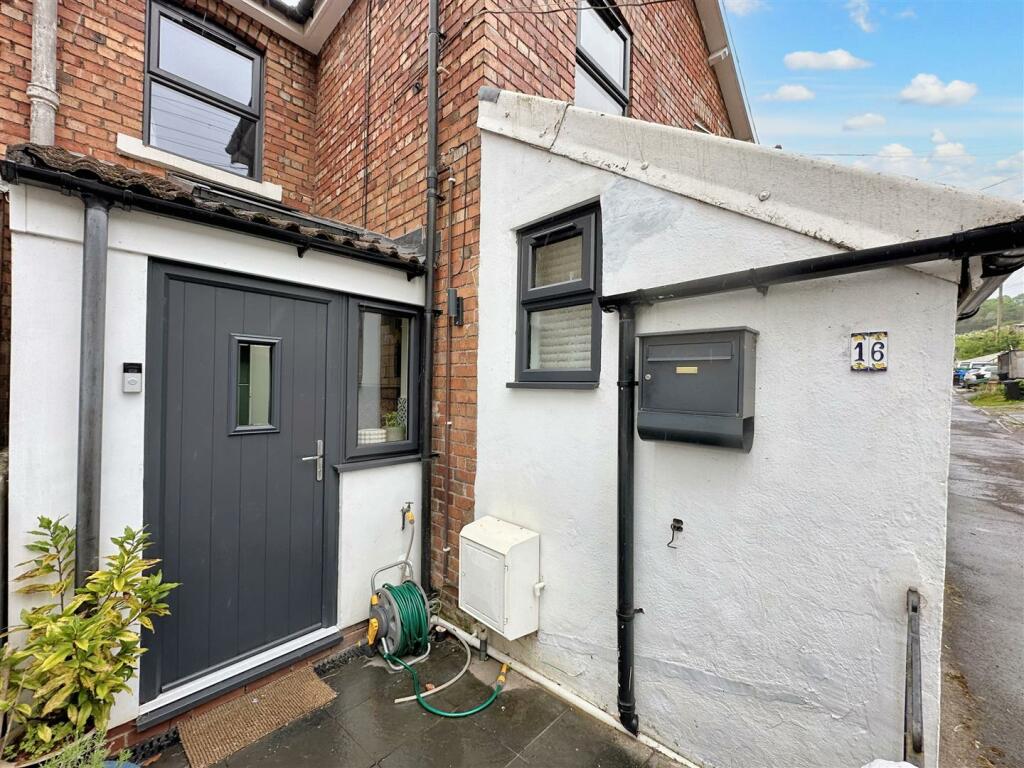 3 bedroom terraced house for sale in Hillside View, Peasedown St. John