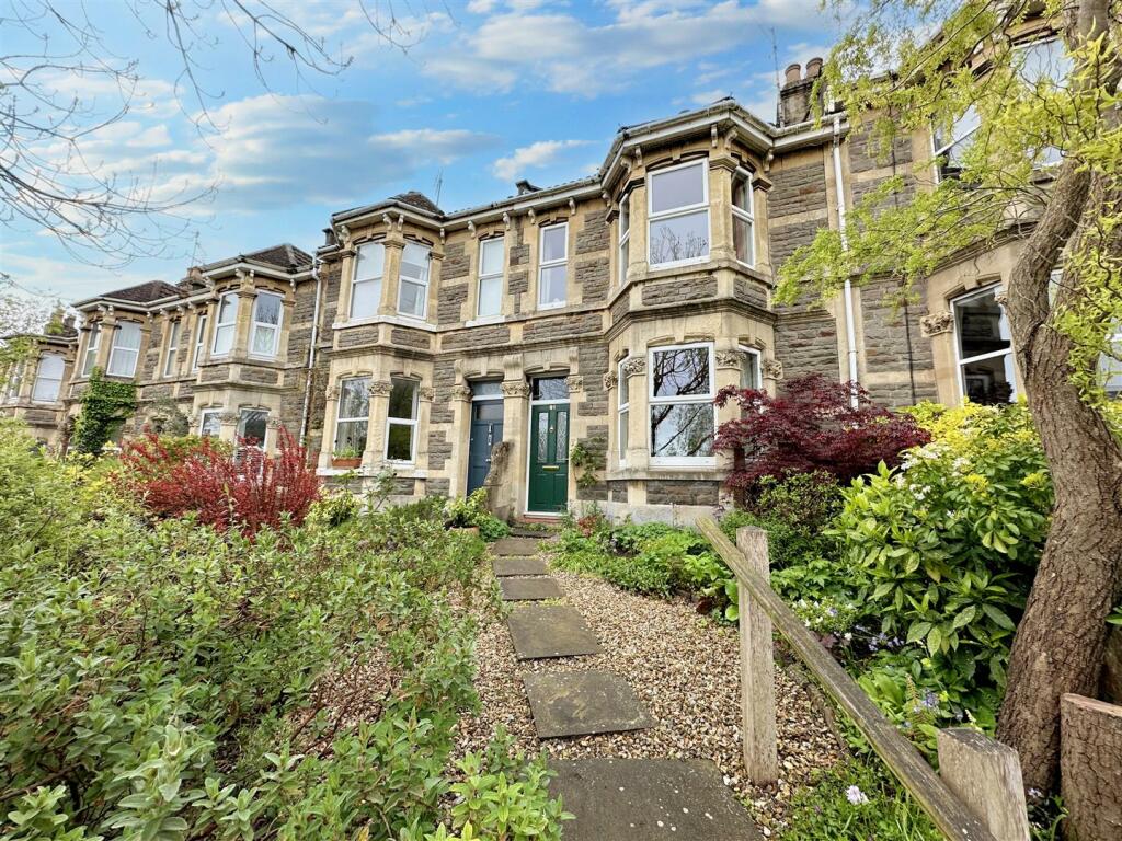 3 bedroom terraced house for sale in Wellsway, Bath, BA2