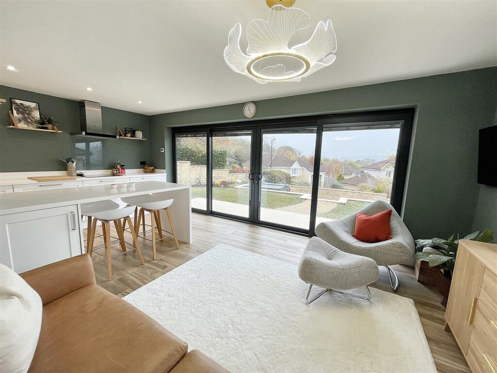 Additional property image - Cotswold View, Bath