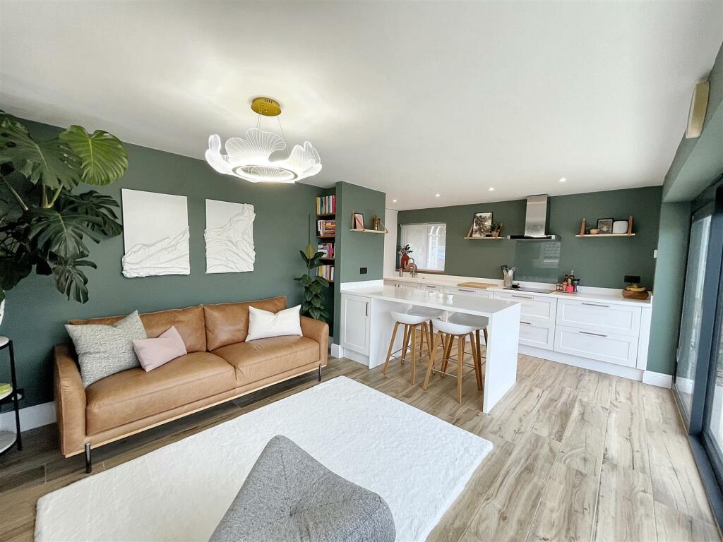 Additional property image - Cotswold View, Bath