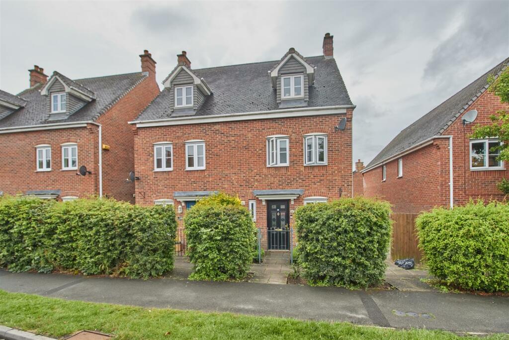 3 bedroom semidetached house for sale in Kirkby Road, Barwell, LE9