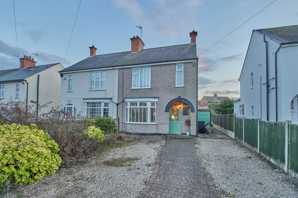 3 bedroom semidetached house for sale in Lychgate Lane, Burbage, LE10