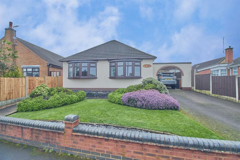 3 bedroom detached bungalow for sale in Applebee Road, Burbage, LE10