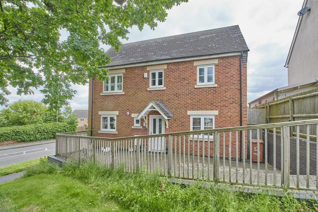 3 bedroom detached house for sale in Utah Close, Hinckley, LE10