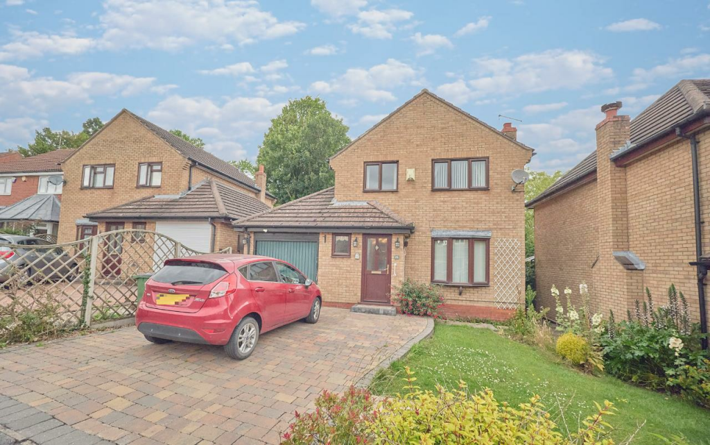 3 bedroom detached house for sale in Middleton Close, Stoney Stanton, LE9