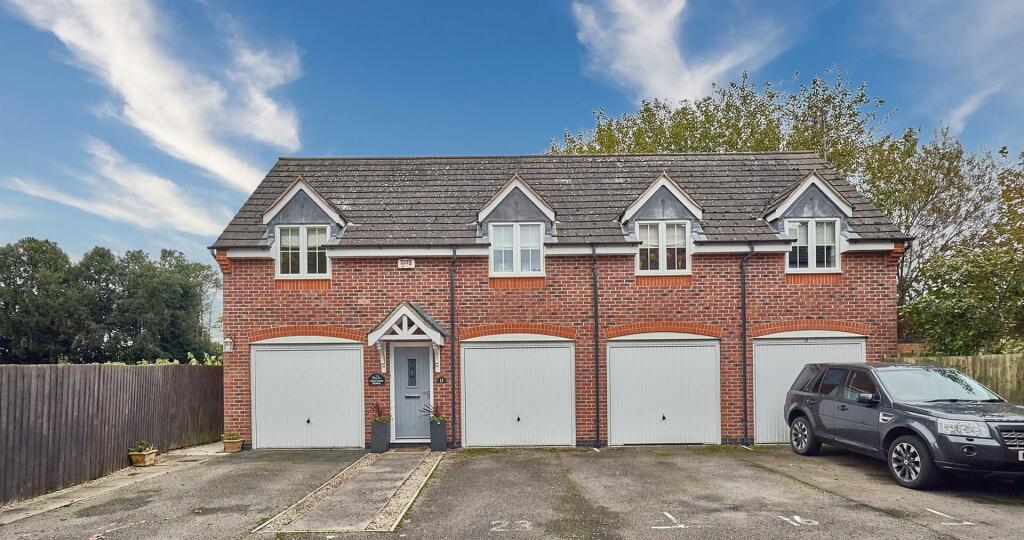 2 bedroom coach house for sale in Arguile Place, Hinckley, LE10