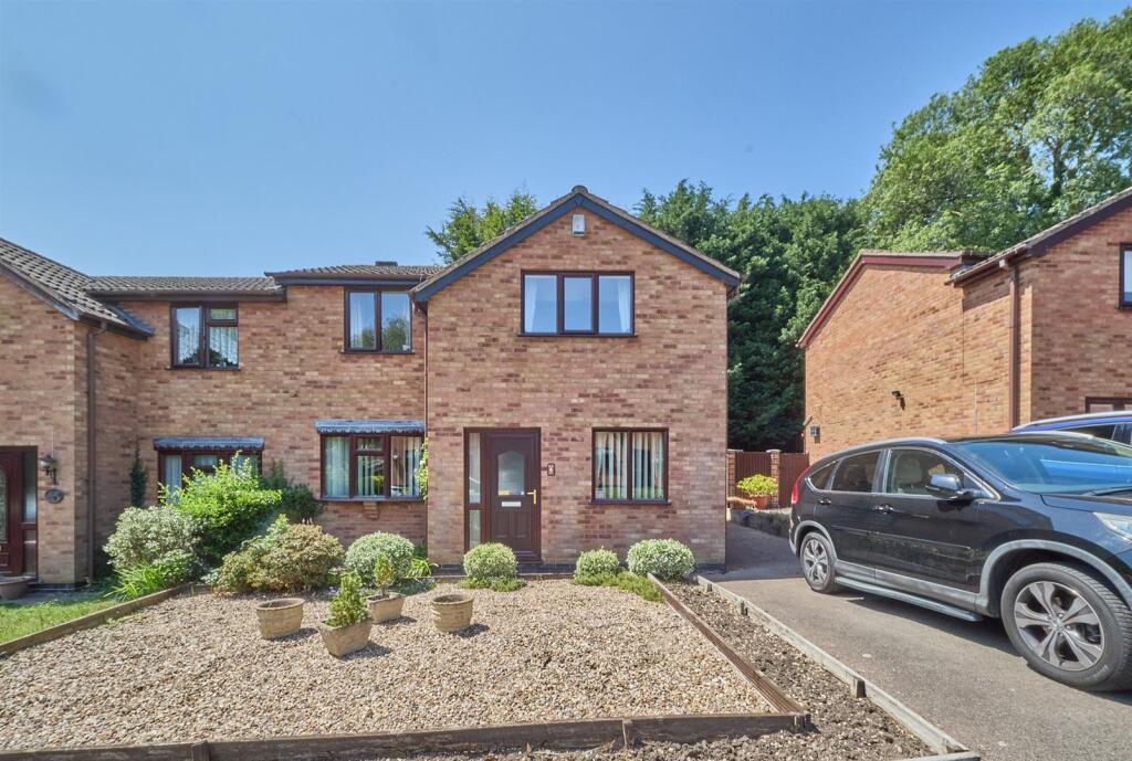 3 bedroom semi-detached house