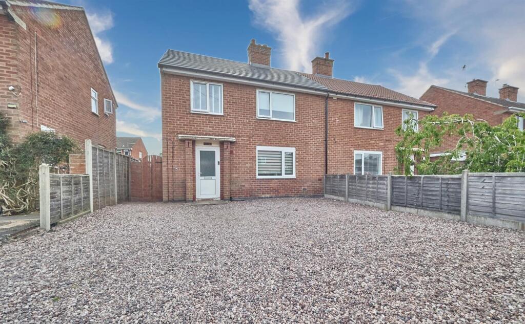 3 bedroom semi-detached house