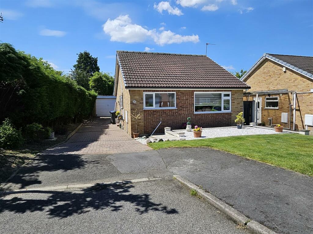 2 Bedroom Detached Bungalow For Sale In Towcester Way Mexborough S64